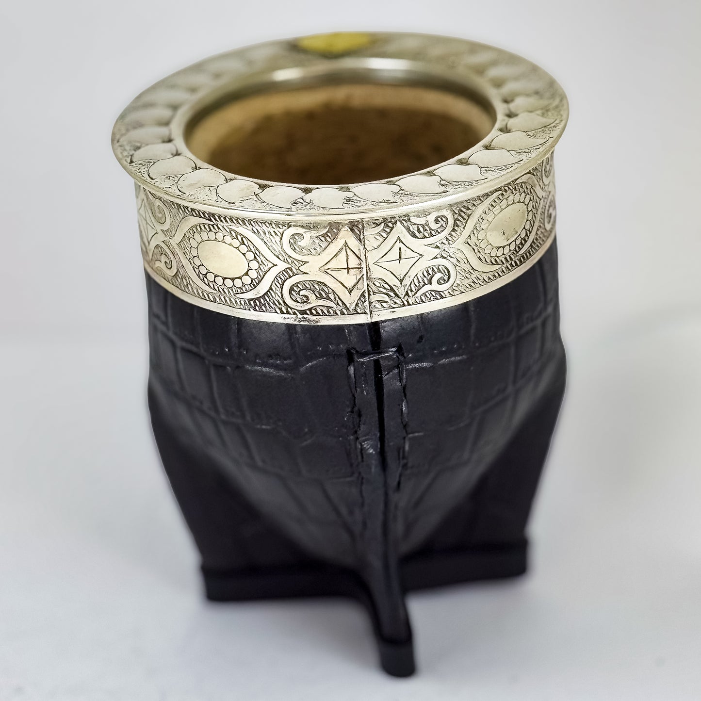 Imperial Mate Gourd with Croco Leather and Chiseled Virola - Argentinian Mate Cup for Yerba Mate