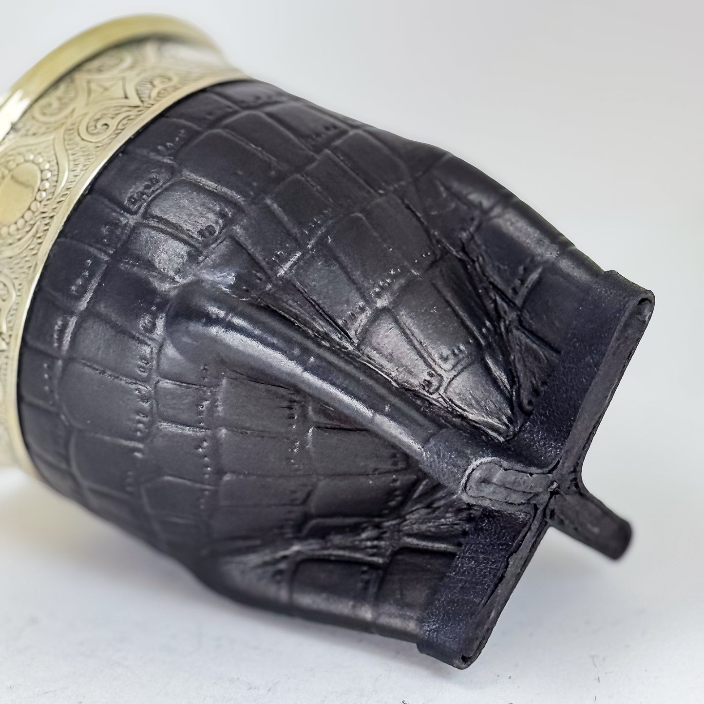 Imperial Mate Gourd with Croco Leather and Chiseled Virola - Argentinian Mate Cup for Yerba Mate
