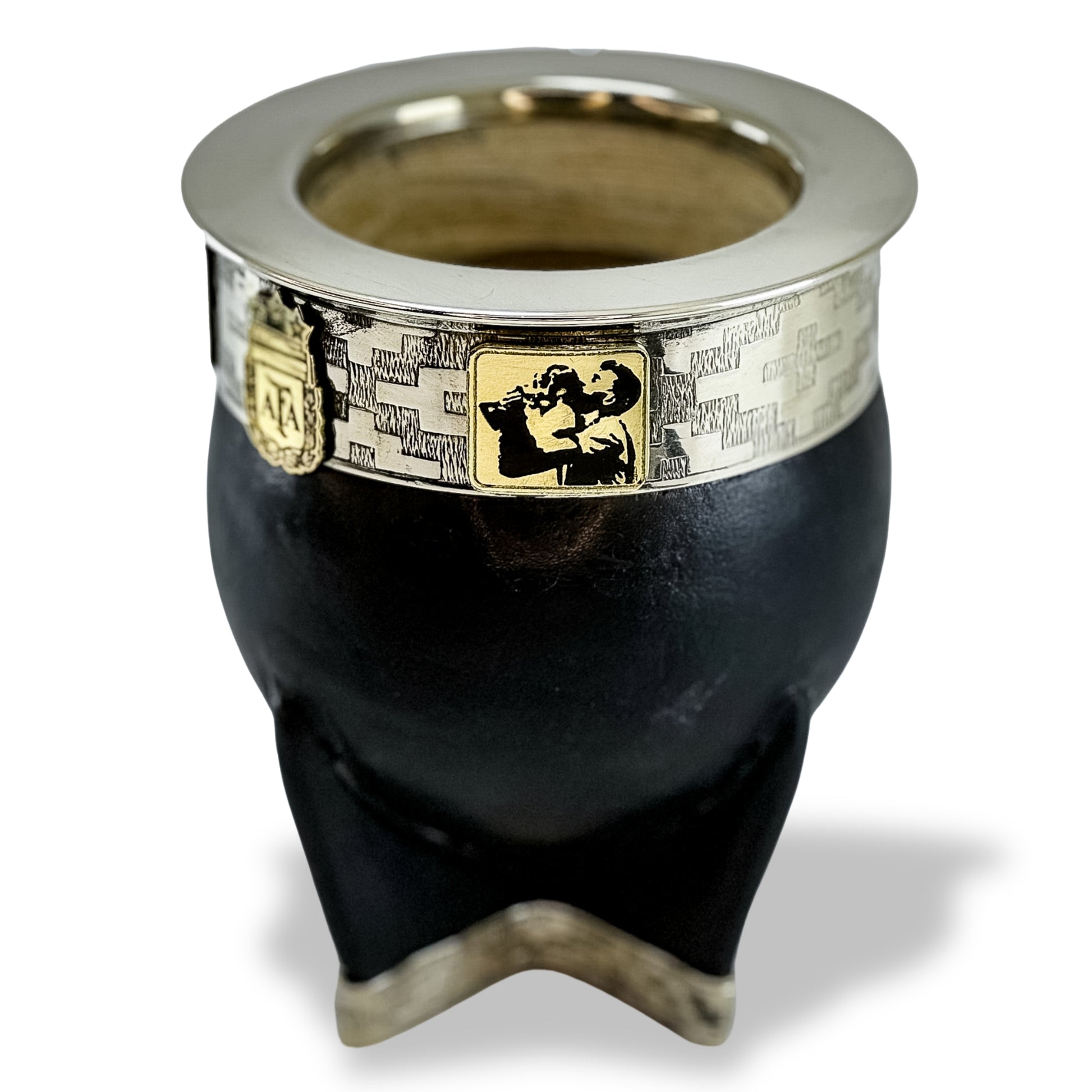 Side picture of Leo Messi on bronze kissing the World Cup Qatar 2022 on a black mate imperial gourd.